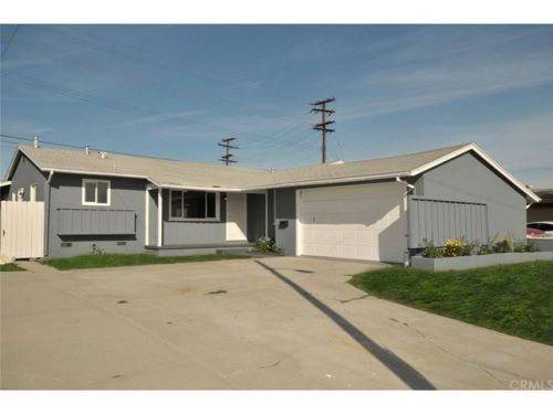 2911 135th Pl, Gardena, CA 90249-2301