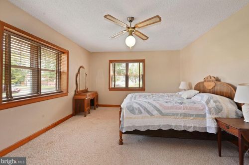 12 Cedar Ave, Berlin Boro NJ  08009-1302 exterior