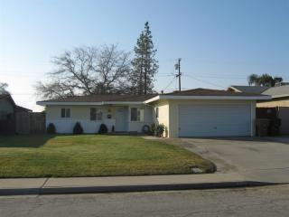 921 Dwina Ave, Bakersfield, CA 93308-1819