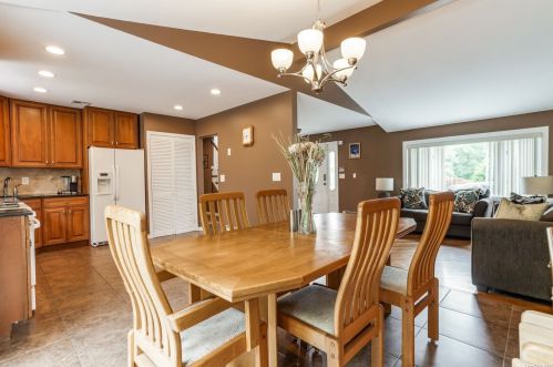 162 10th Ave, Holtsville NY  11742-2357 exterior