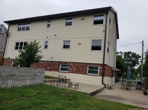12 Hilltop Ave, Waterbury CT  06708-4709 exterior