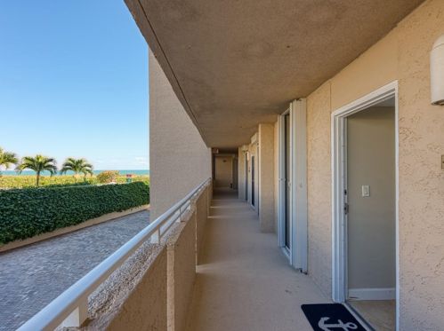 1480 Ocean Dr, Vero Beach, FL 32963-2332