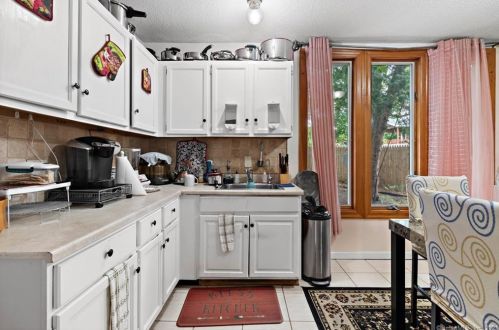 242 Clifton St, Wallingford CT  06492-4001 exterior