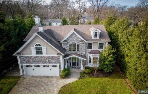 484 Old Stone Rd, Ridgewood, NJ 07450-1417