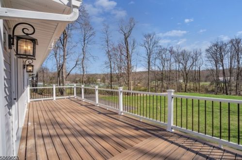 52 Reinman Rd, Warren NJ  07059-5102 exterior