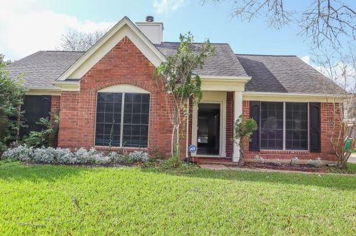 3906 Greenwood Dr, Pearland TX  77584-9220 exterior