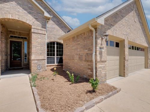 8813 Landmark Ln, Denton, TX 76207-6743