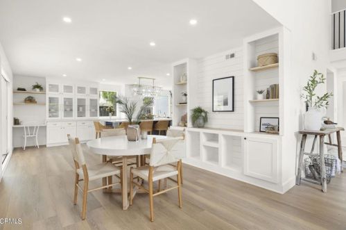 1121 Port Cir, Oxnard CA  93035-2212 exterior