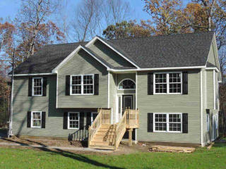 83 Glen Rock Cir, Highland, NY 12528-5231