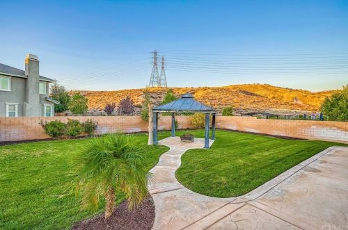 34652 Boros Blvd, Beaumont CA  92223-7466 exterior