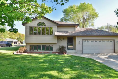 305 10th St, Sartell, MN 56377-1170