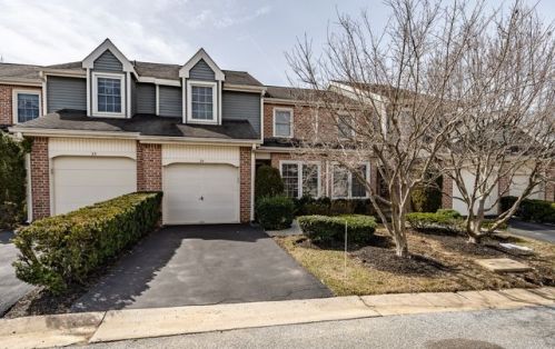 24 Windsor Cir, Wayne, PA 19087-5720