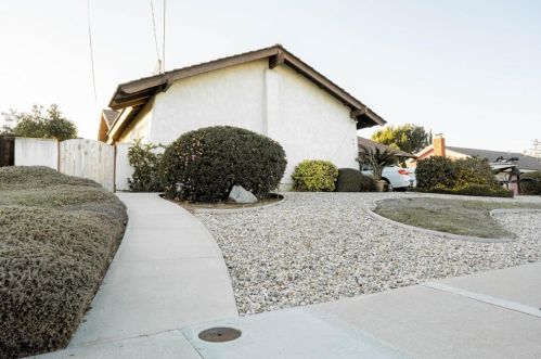 6262 Twin Lake Dr, San Diego, CA 92119-3053