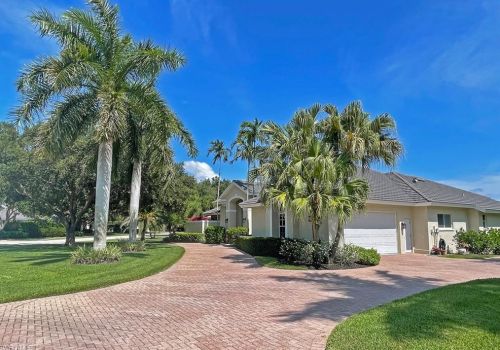 1920 Manchester Cir, Naples, FL 34109-7221