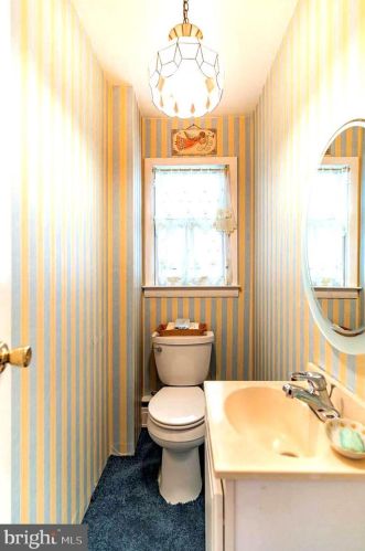 623 Crescent Ave, Lansdale PA 19446-3203 exterior