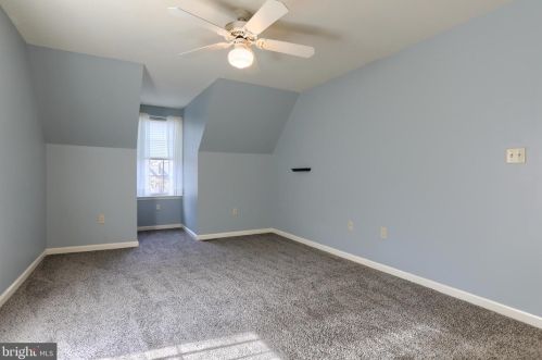 512 Woodthrush Ct, Harrisburg PA  17110-4024 exterior
