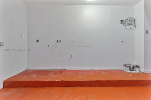 7090 5th Ave, Hialeah FL  33014-4952 exterior