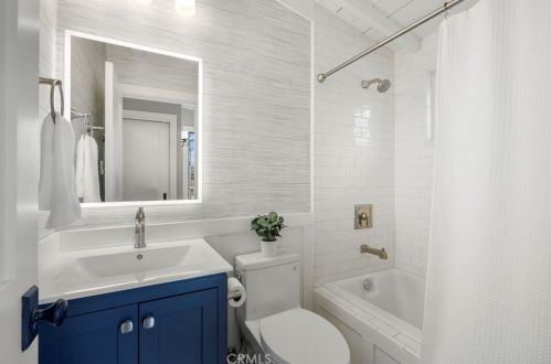 104 Onyx Ave, Newport Beach CA  92662-1208 exterior
