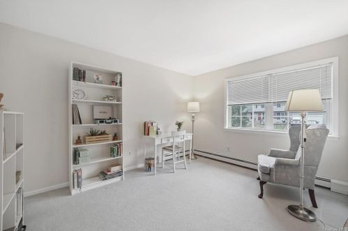 3 Geering Way, Fishkill NY  12524-1136 exterior