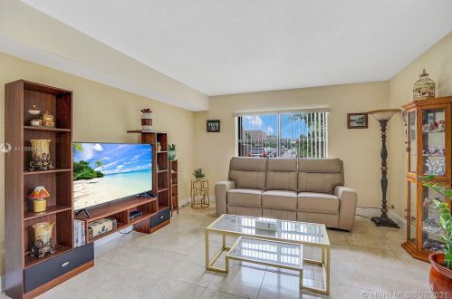 2415 67th Pl, Hialeah, FL 33016-2894