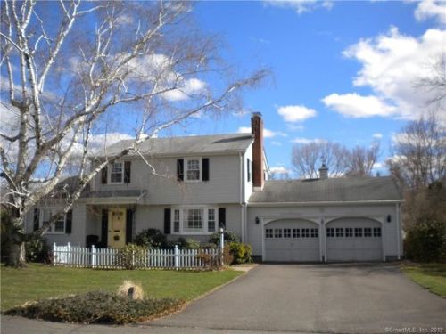 24 Maple St, Manchester, CT 06040-5527