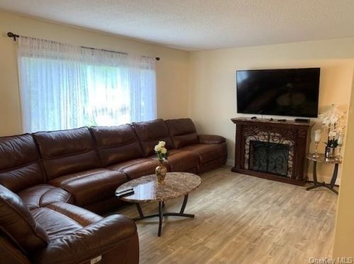 15 Cooke Ln, Monticello NY  12701-7112 exterior