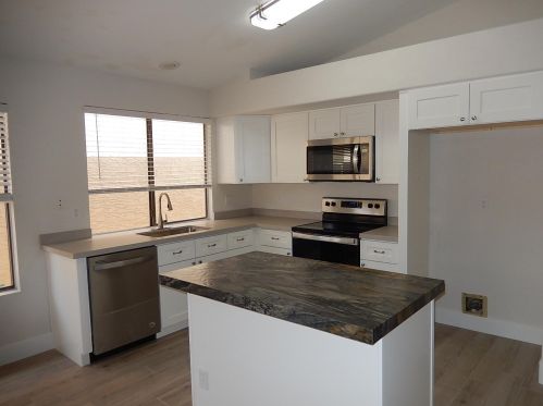 8946 Windrose Dr, Scottsdale, AZ 85260-4562