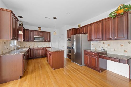 204 Roosevelt Dr, Poughquag NY  12570-5244 exterior