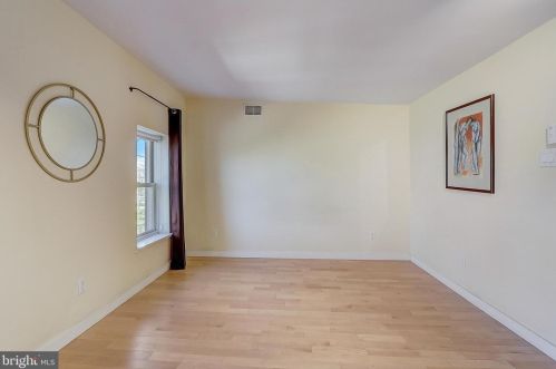 2417 Grays Ferry Ave, Philadelphia PA  19146-2450 exterior