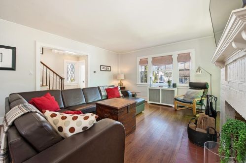 390 Lexington Ave, White Plains NY  10606-2501 exterior