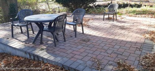 117 6th Ave, Roselle, NJ 07203-1904