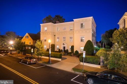 3210 R St, Washington DC  20007-2940 exterior