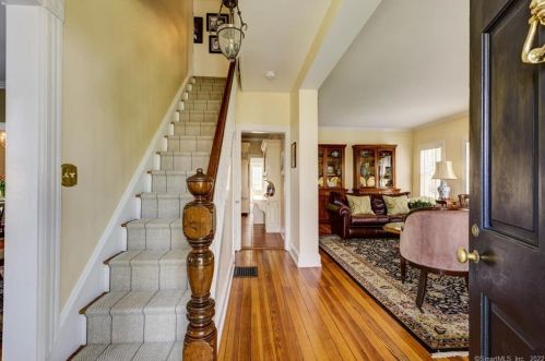 15 Church St, New Canaan, CT 06840-5627
