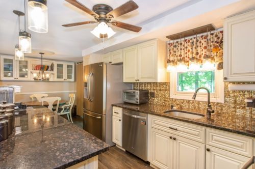 94 Fernwood Rd, Wantage NJ  07461-1013 exterior