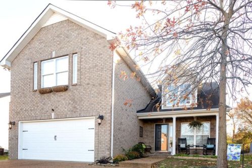213 Sundown Dr, Antioch, TN 37013-4680