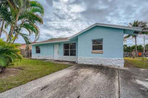 1911 23rd St, West Palm Beach, FL 33404-1810
