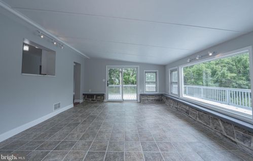 620 School Line Dr, Norristown PA  19406-3589 exterior