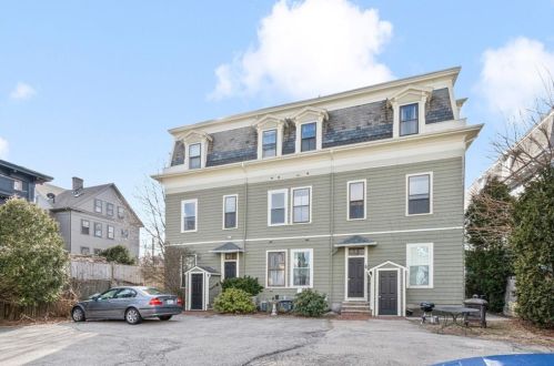 97 Almy St, Providence RI 02909-1812 exterior