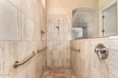 15641 Cactus Dr, Scottsdale AZ 85268-3166 exterior