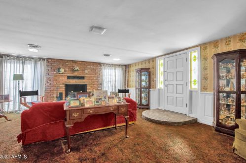 8809 11th Ave, Phoenix, AZ 85021-4422