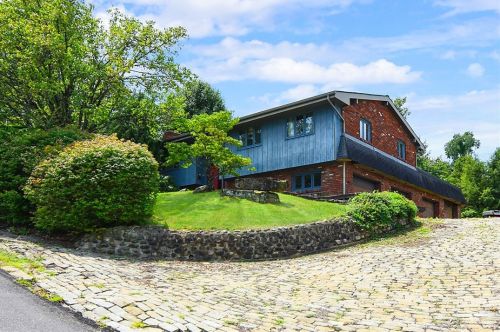 707 Woodland Rd, Canonsburg, PA 15317-3860