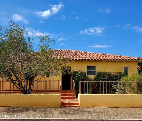 2832 Helen St, Tucson, AZ 85716-3811