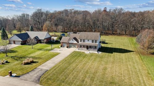 5253 Hearthstone Dr, Springfield OH  45502-8364 exterior