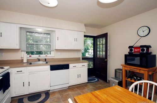 223 Main St, Ansonia, CT 06401-1410