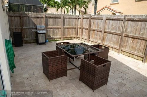 1903 180 Ter, Hollywood FL 33029-5173 exterior