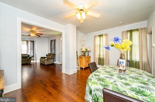 18 Barber Ave, West Deptford NJ  08096-2414 exterior