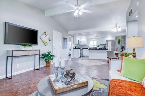 5633 Rosario Blvd, North Highlands CA  95660-4801 exterior