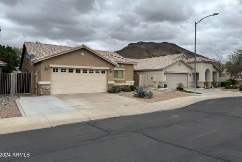 6308 Villa Linda Dr, Glendale, AZ 85310-3499