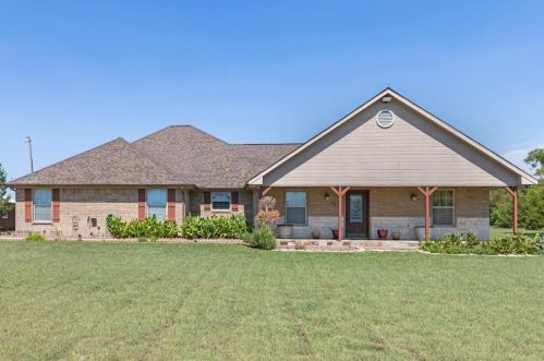 105 Ross Ave, Trenton, TX 75490-7272