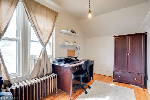 381 Case Ave, Saint Paul MN 55106-3527 exterior